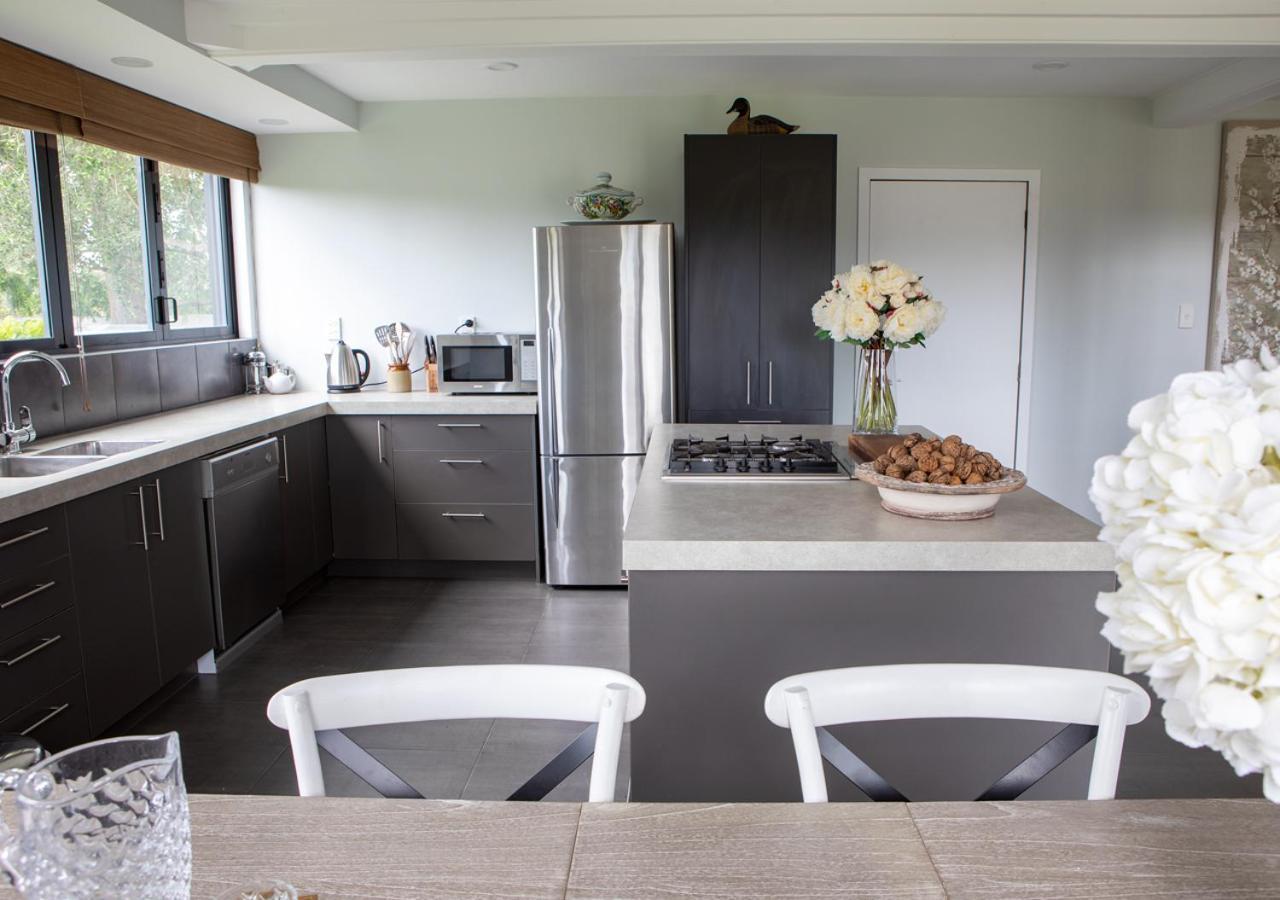 Black Walnut Cottage Havelock North Exteriör bild
